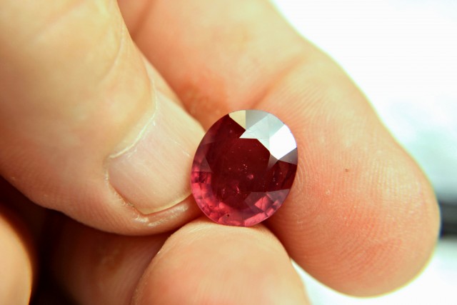 Original Natural Ruby weighing 9.30 carats (10.33 ratti) from Myanmar (Burma) Image