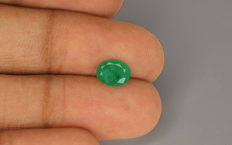Natural Emerald (Panna) Gemstone, 4.82 Carat/ 5.28 Ratti Image